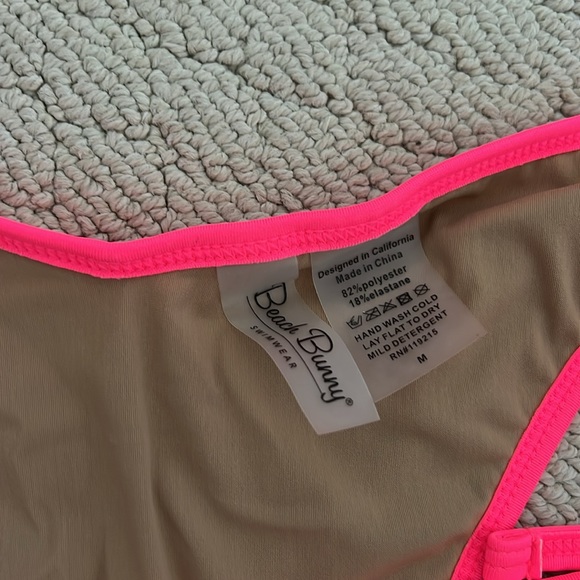 Beach Bunny Hard Summer Bikini Hot pink - Picture 3 of 4